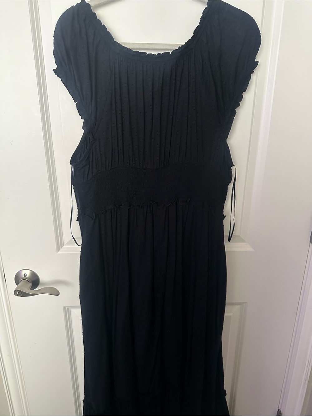 Old navy black eyelet Maxi Dress with Smocked Waist - Picture 5 of 5